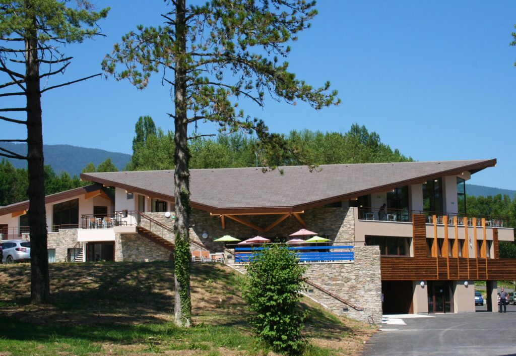 Établissement "Le Pré Du Lac" - Centre de Vacances - St Jorioz