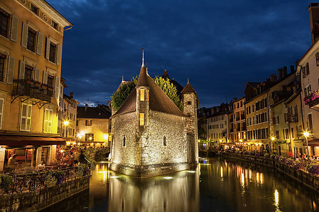 Quartier médiéval d'Annecy de nuit